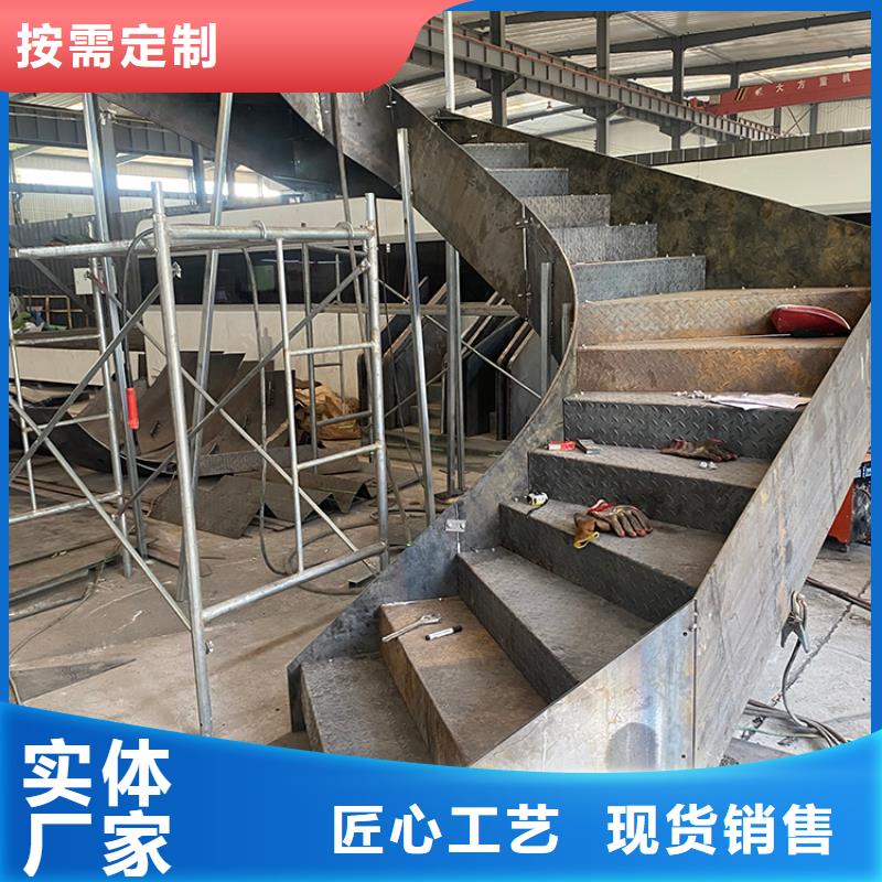 酒店會(huì)所鋼化玻璃樓梯生產(chǎn)廠家廠家實(shí)力大