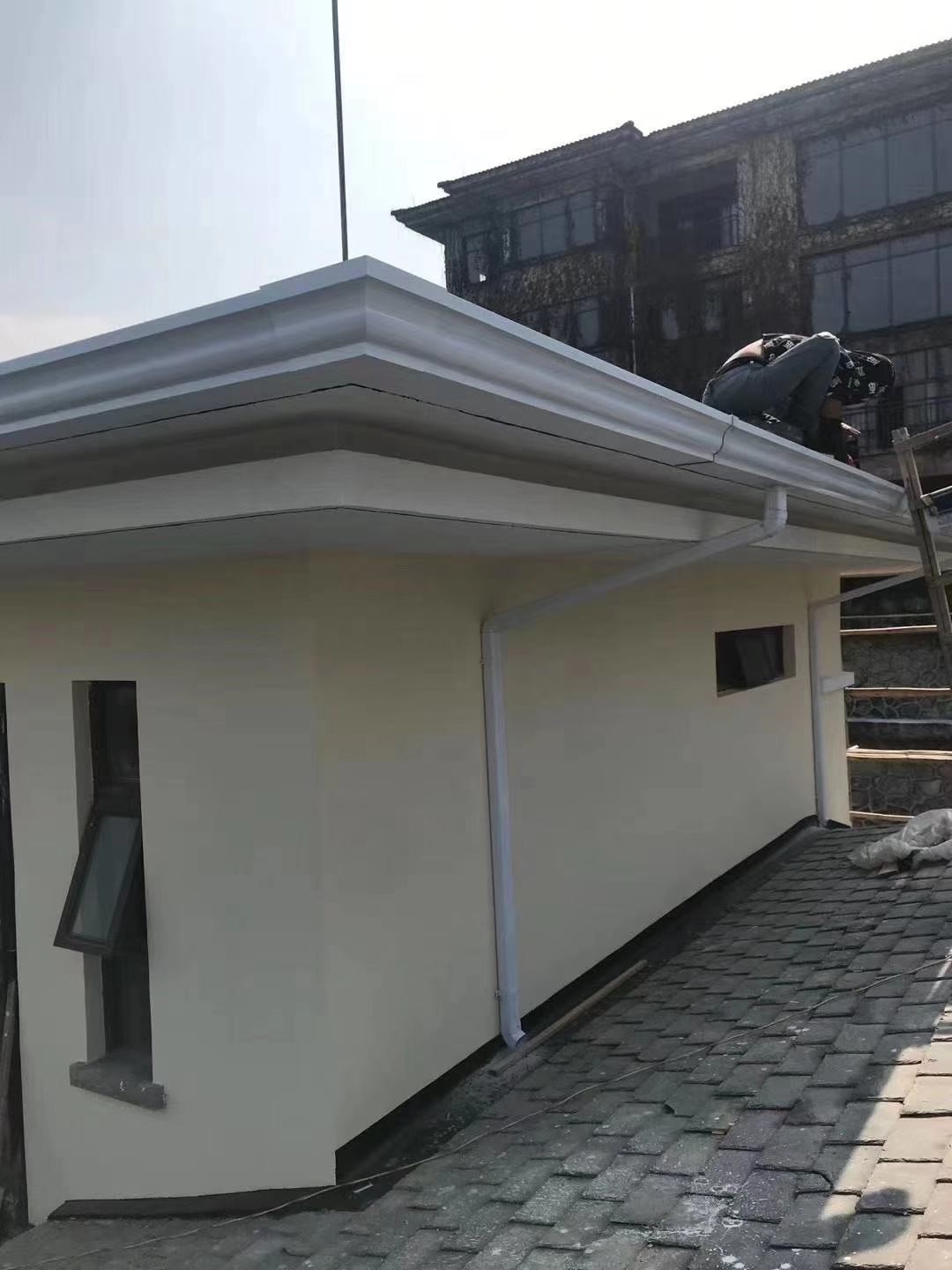 雨水管多大 鋁合金成品天溝 別墅雨水槽供應(yīng)商