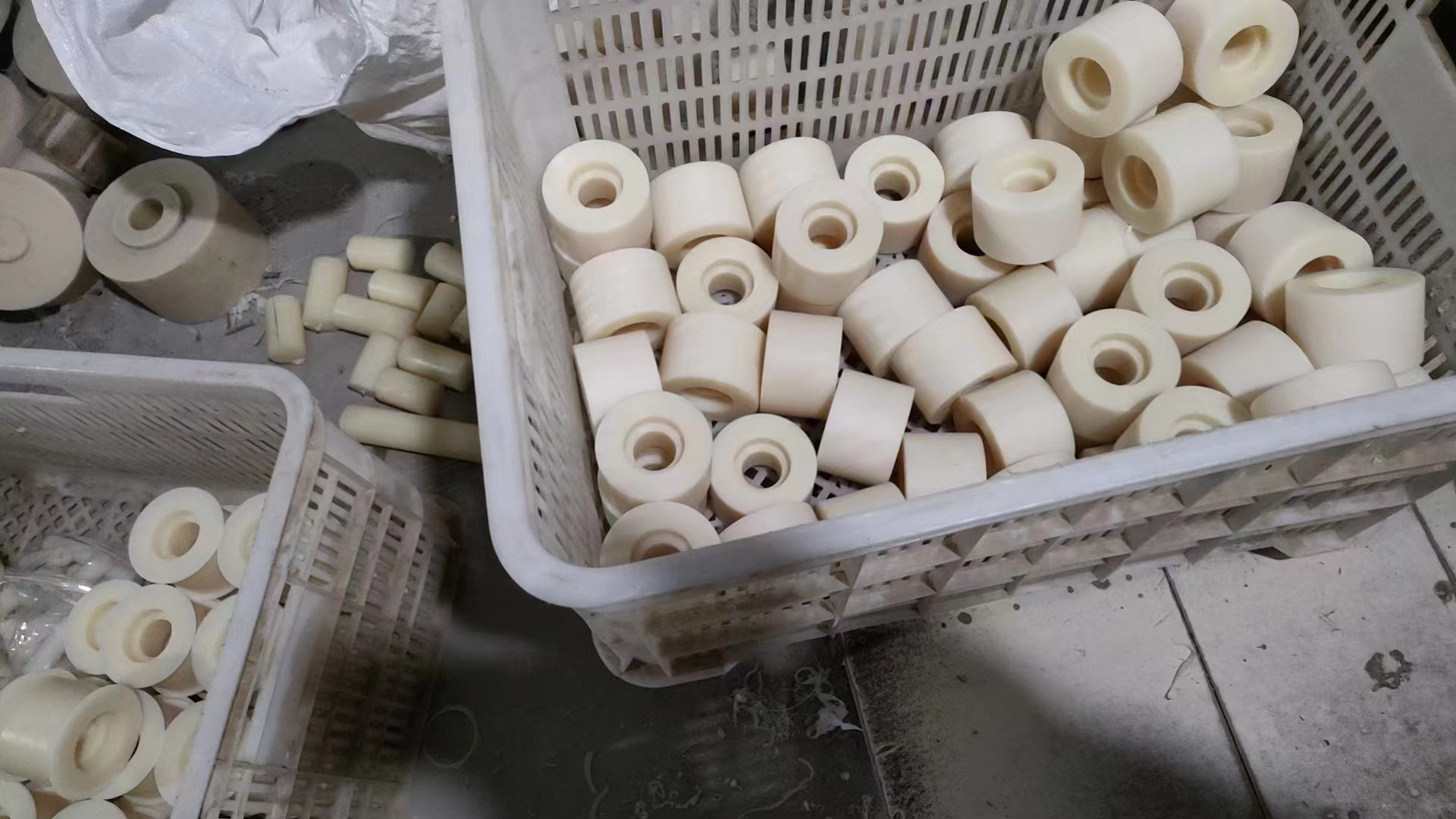 加石墨尼龍管制造廠家