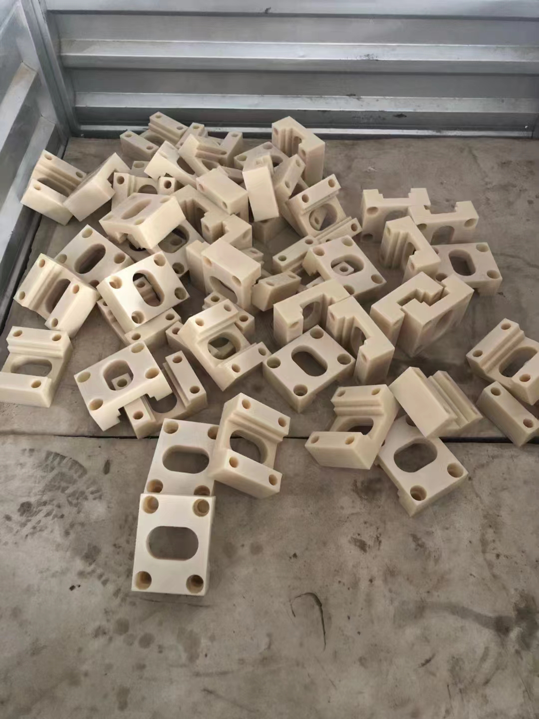 尼龙耐磨尼龙板工厂批发