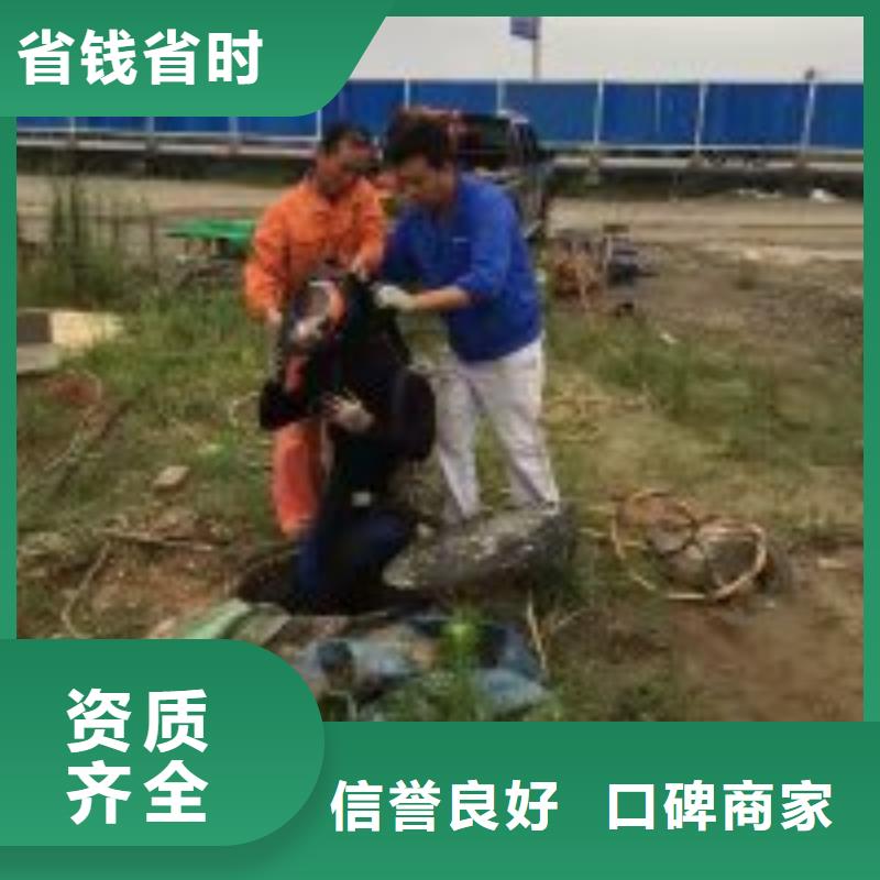潛水員作業(yè)隊伍不怕同行比質(zhì)量當?shù)貜S家