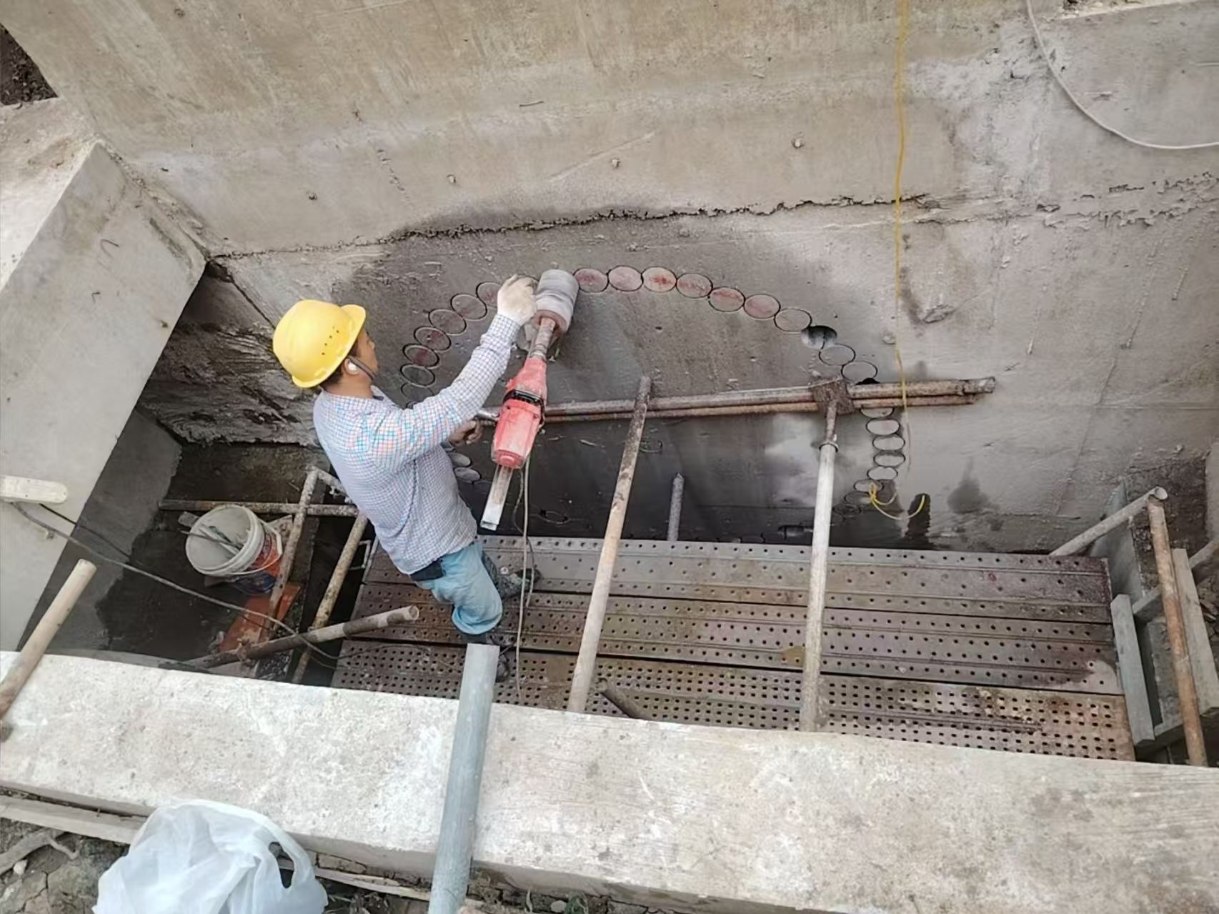 潜水工程施工队水下结构拆除了解更多本地范围供应商