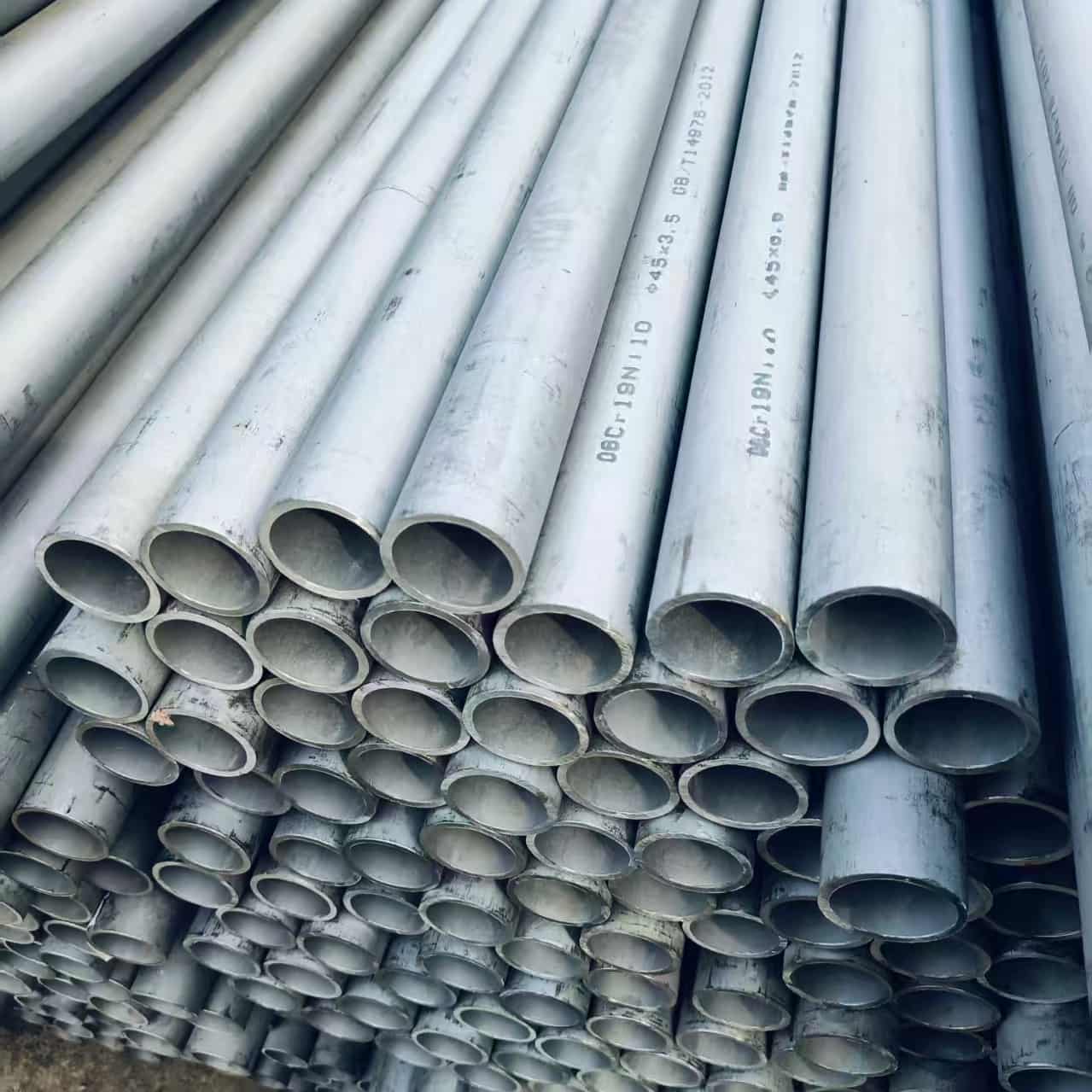 304不銹鋼管價(jià)格歡迎來(lái)電