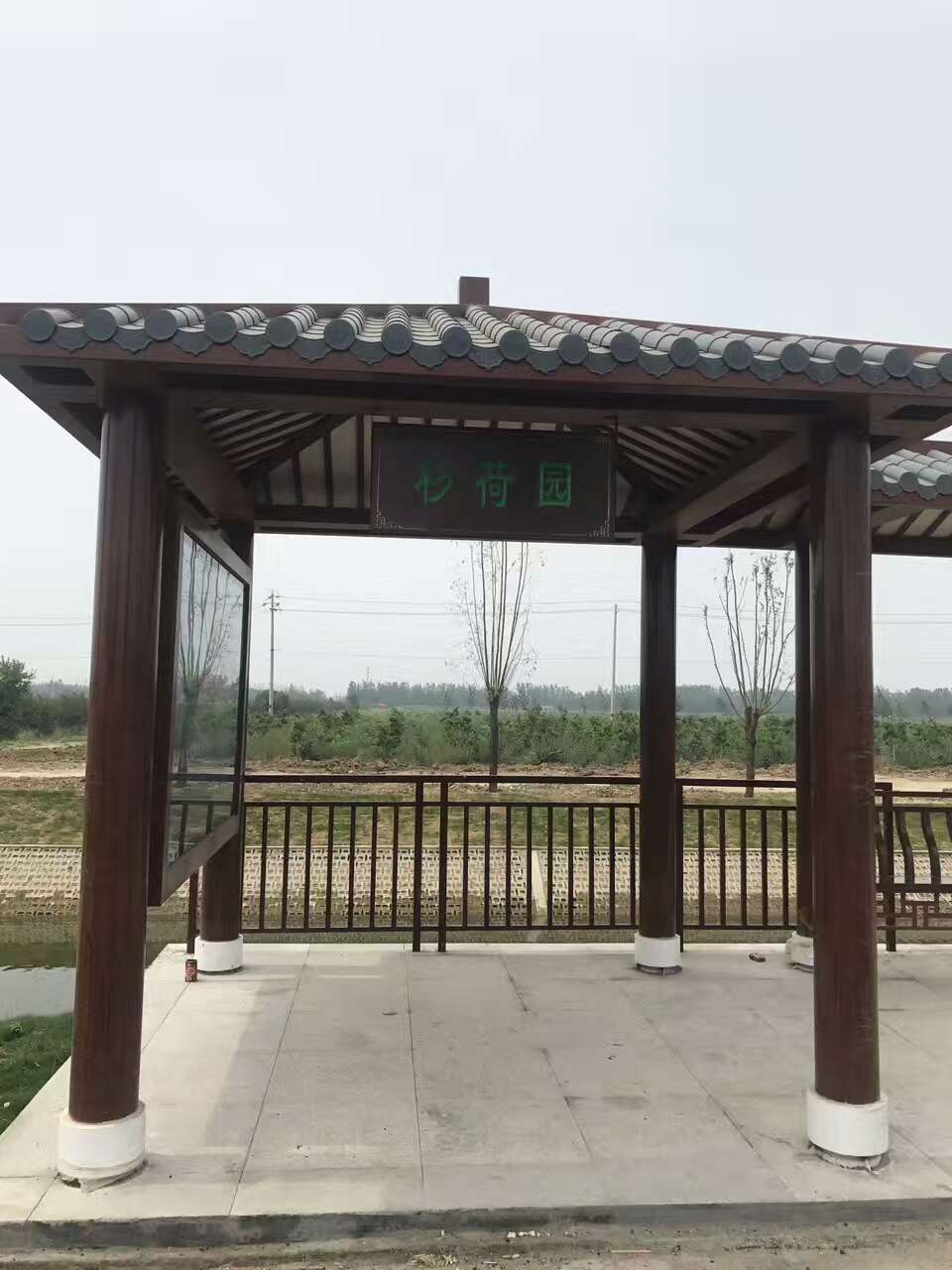 公交站臺戶外精神堡壘細(xì)節(jié)決定成敗精工打造