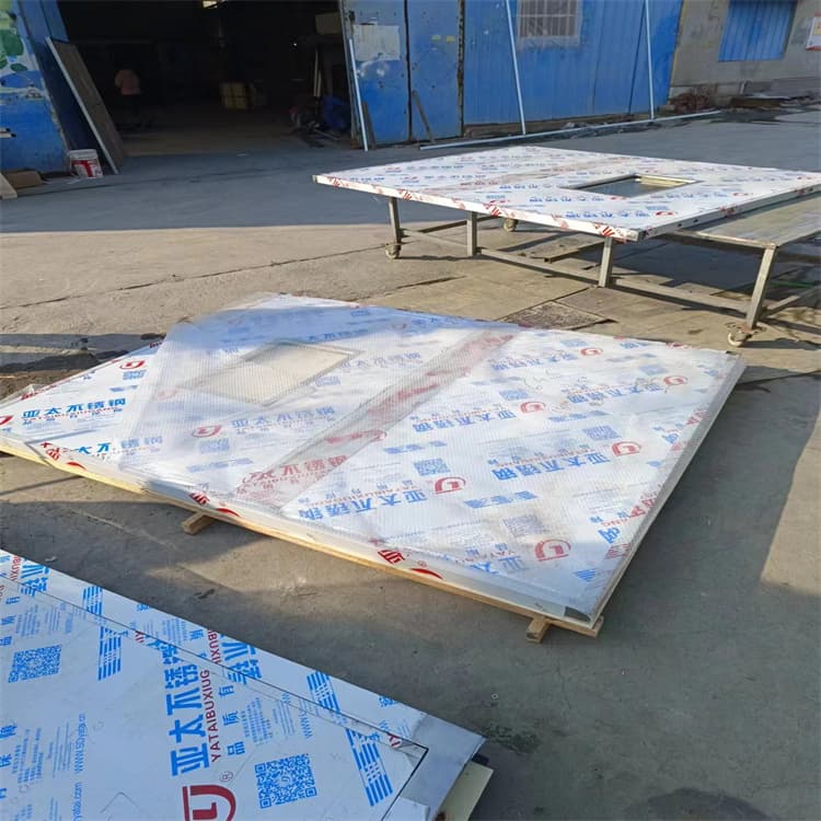 鉛門輻射買的放心找正申輻射防護工程有限公司