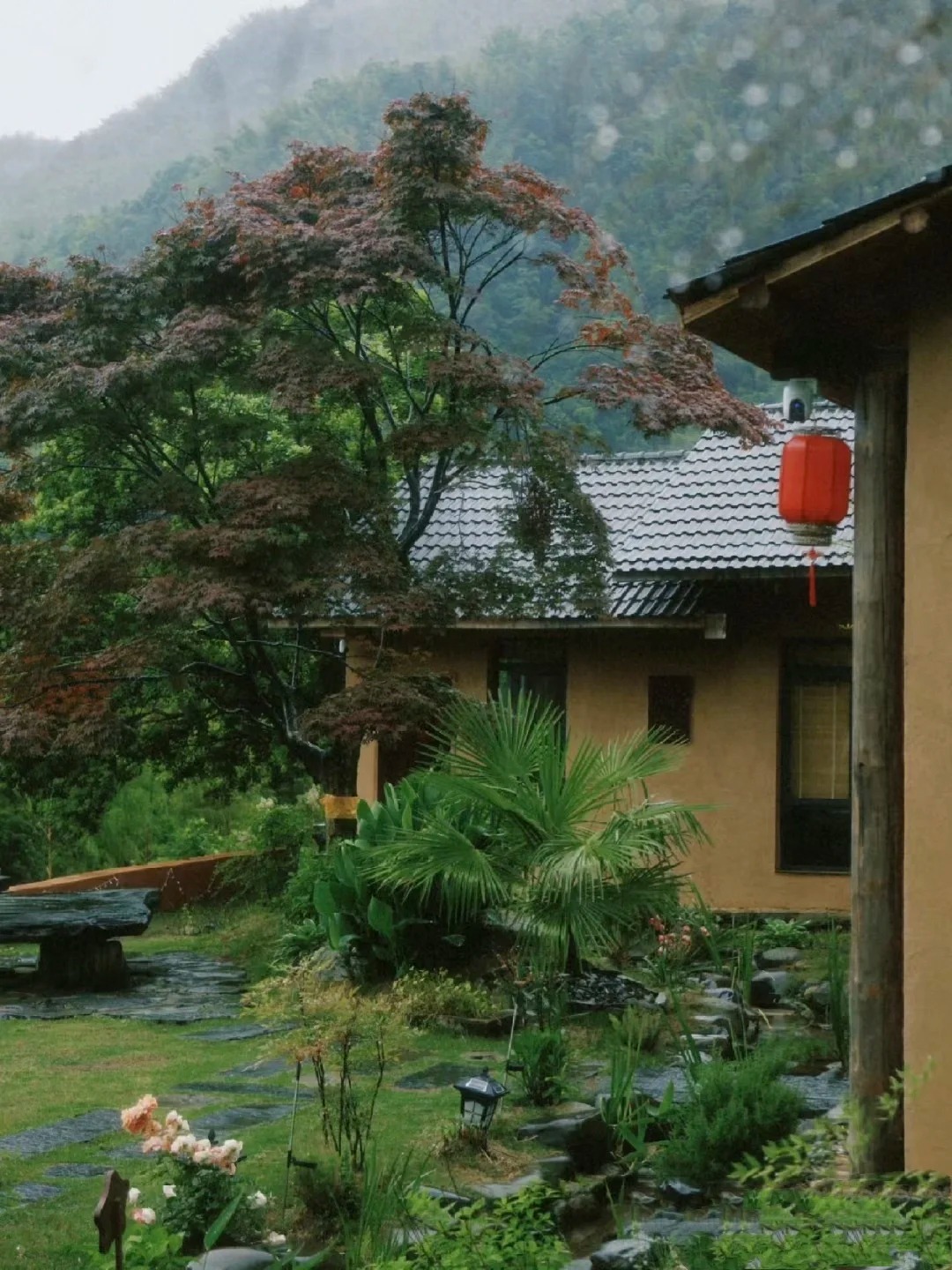 仿夯土墻稻草漆廠家批發(fā)，質(zhì)優(yōu)價(jià)廉，承接工程