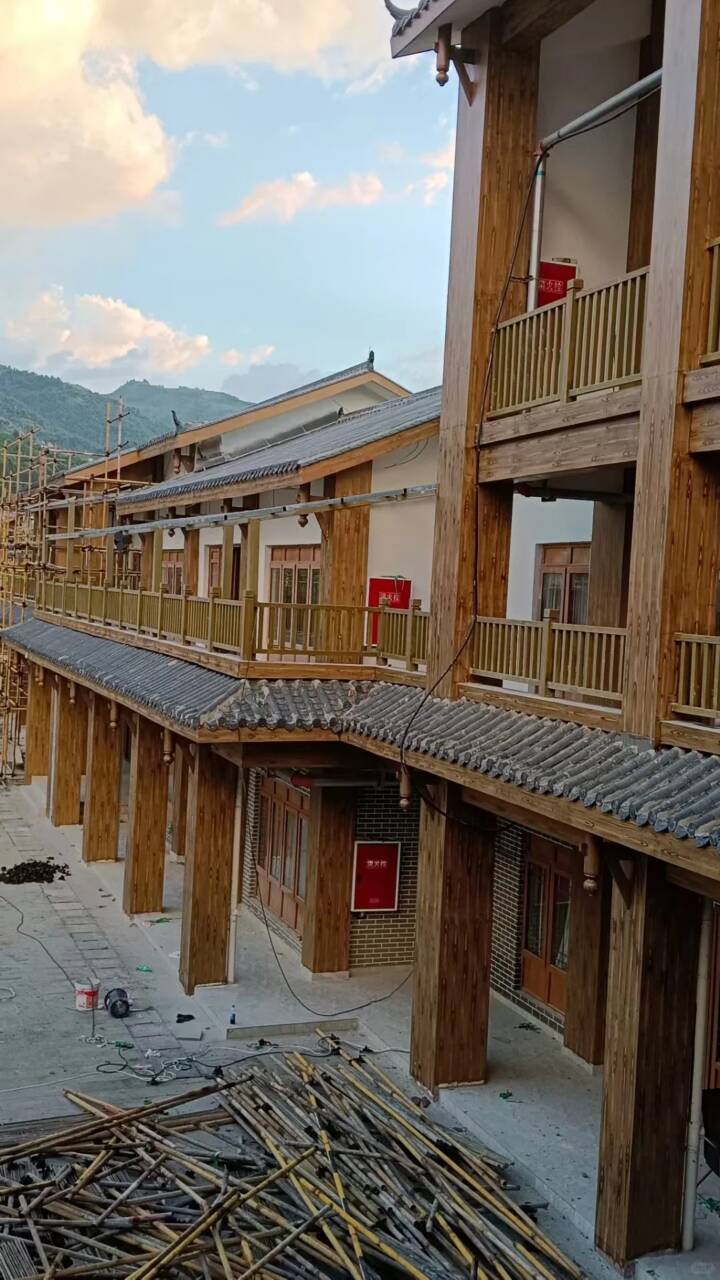 廊架长廊木纹漆全包施工价格