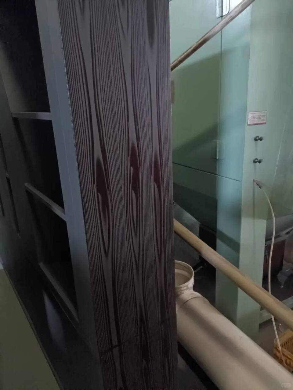 不銹鋼仿木紋漆，長(zhǎng)廊花架木紋漆，水性木紋漆施工廠家