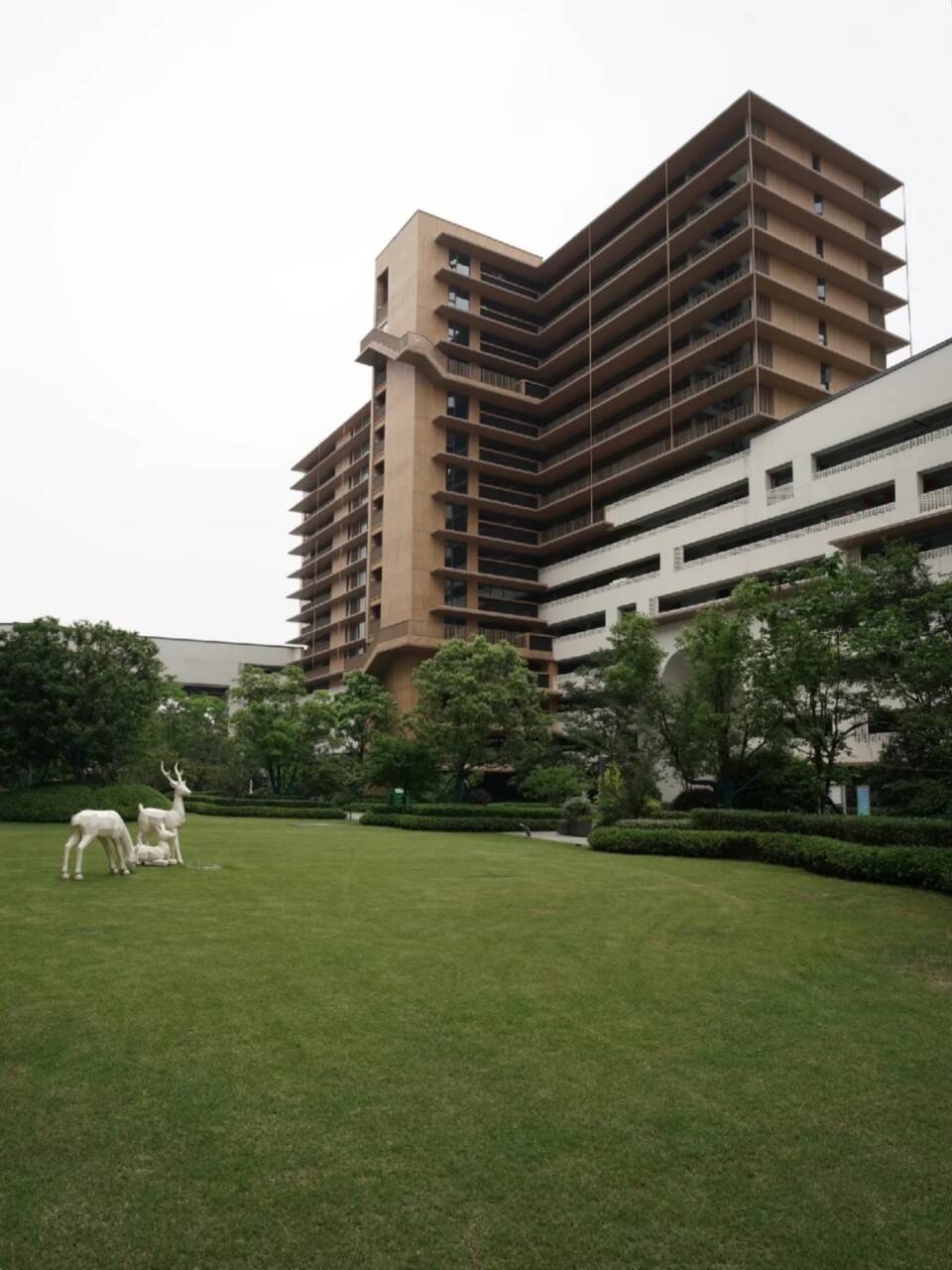 不銹鋼仿木紋漆源頭工廠#方鋼圓管#長廊護(hù)欄#園林建筑