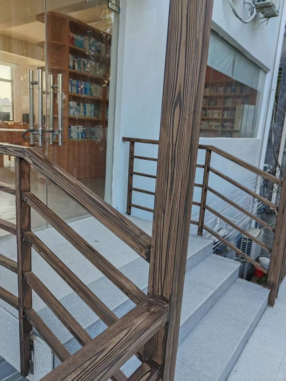 五指山市鋼結(jié)構(gòu)仿木紋漆，金屬面木紋漆，鍍鋅管木紋漆廠家施工