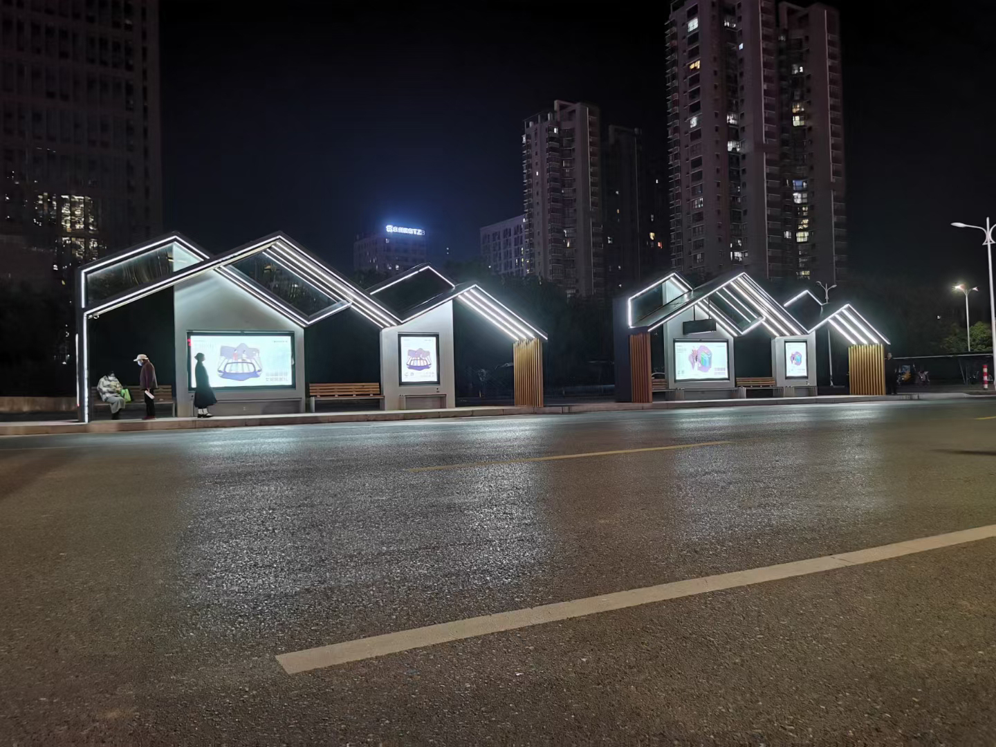 高端電子站牌候車亭實體大廠當(dāng)?shù)厣a(chǎn)商
