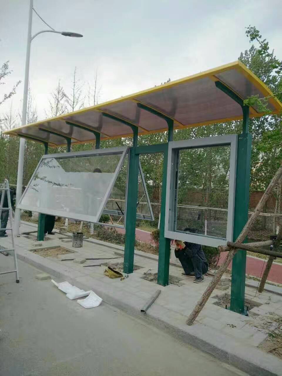 候車亭雕塑小品廠家批發(fā)價(jià)以質(zhì)量求生存