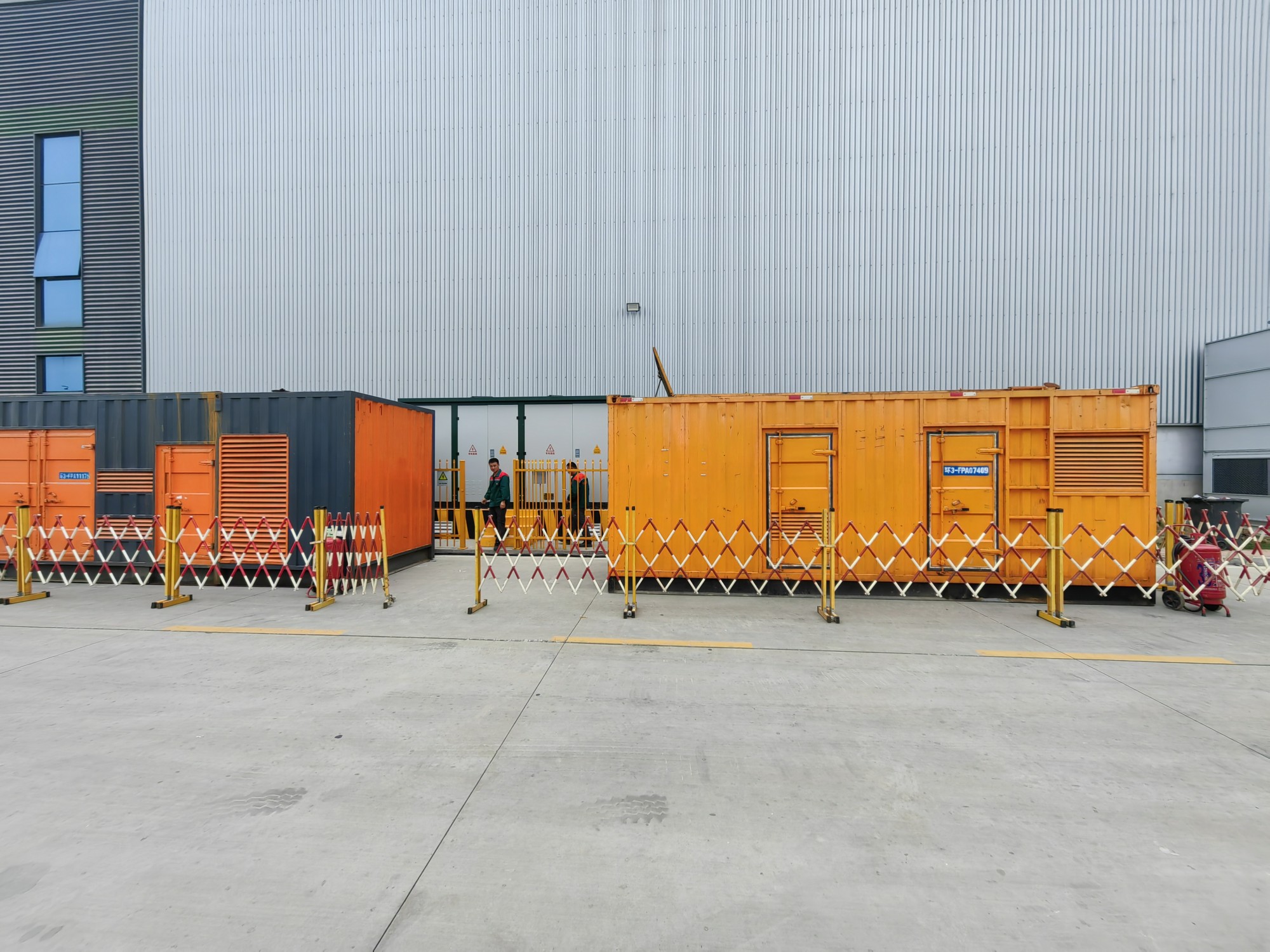 租賃發(fā)電機(jī)本地商家（50KW-3000KW發(fā)電機(jī)出租）租期靈活實(shí)力團(tuán)隊(duì)