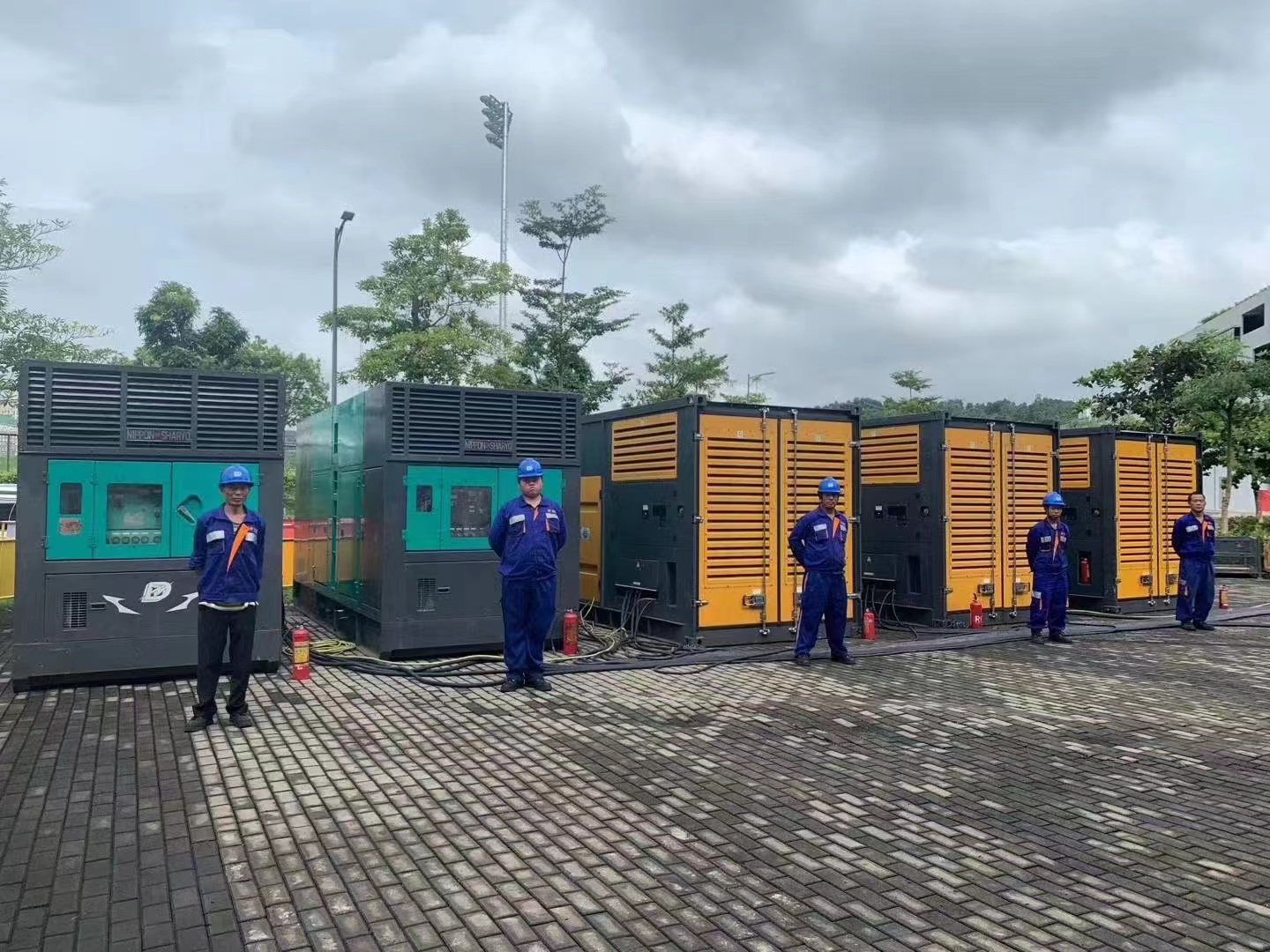 【200KW发电机出租租赁400KW发电机电缆线出租UPS电源出租】发电机出租专业