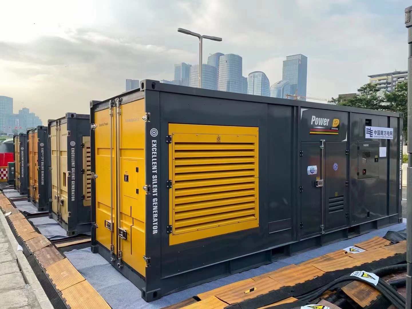 200KW發(fā)電機出租租賃400KW發(fā)電機電纜線出租UPS電源出租_300kw發(fā)電機出租放心本地經(jīng)銷商