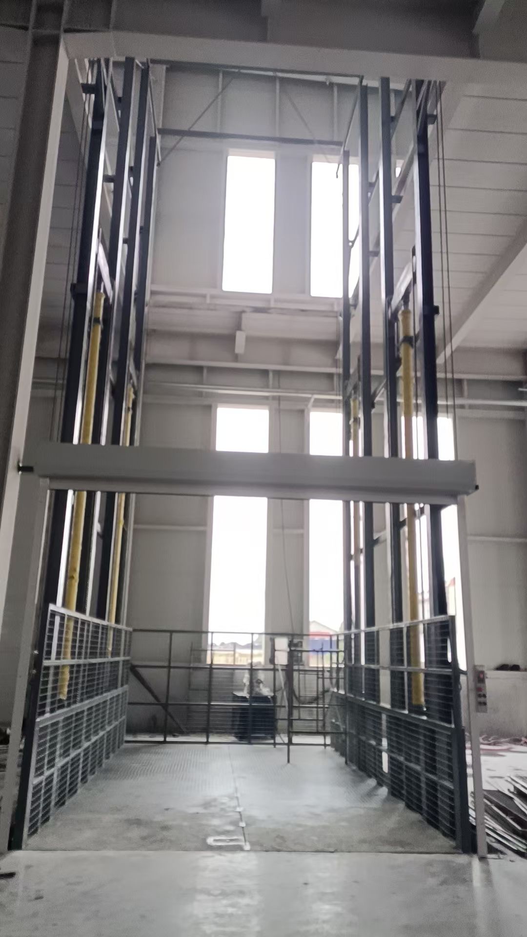 2噸導軌式升降機訂制當地廠家