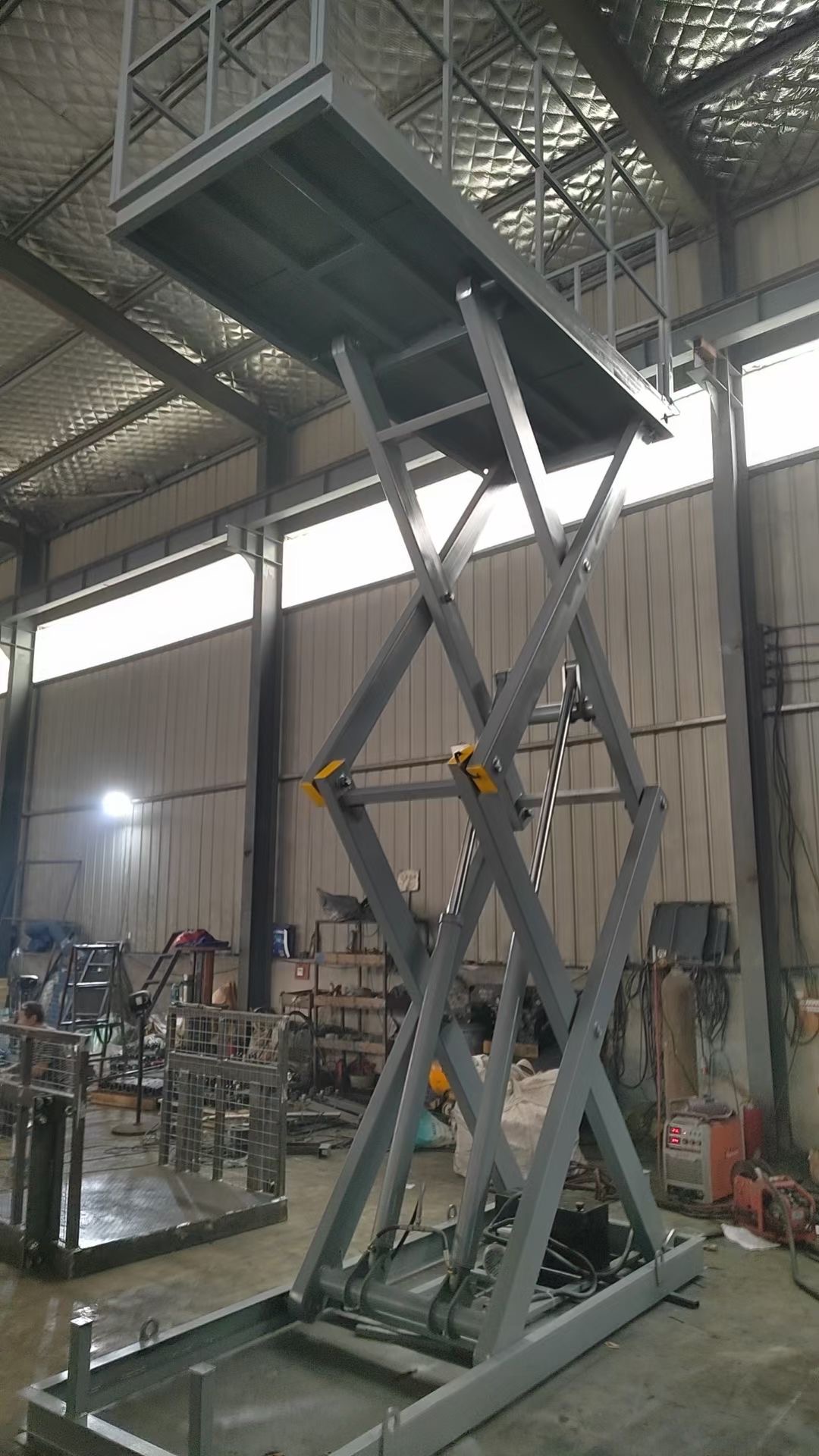 剪叉式移動式升降機價格實力廠家