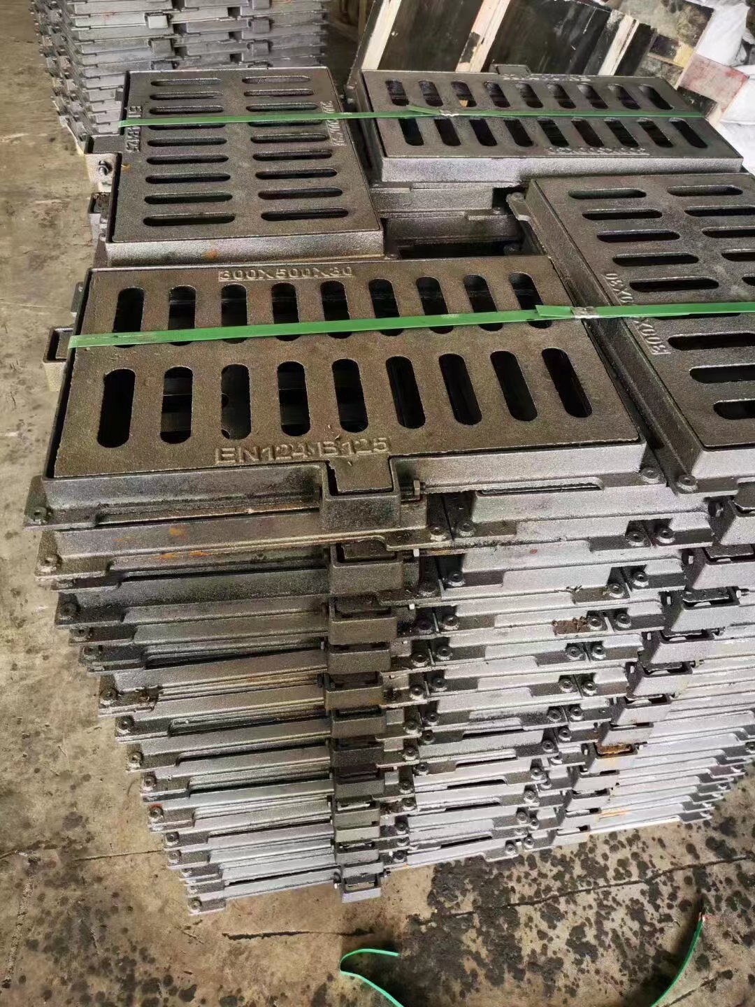 自治區(qū)250*500*20球墨鑄鐵篦子來(lái)圖定制建通鑄造廠家