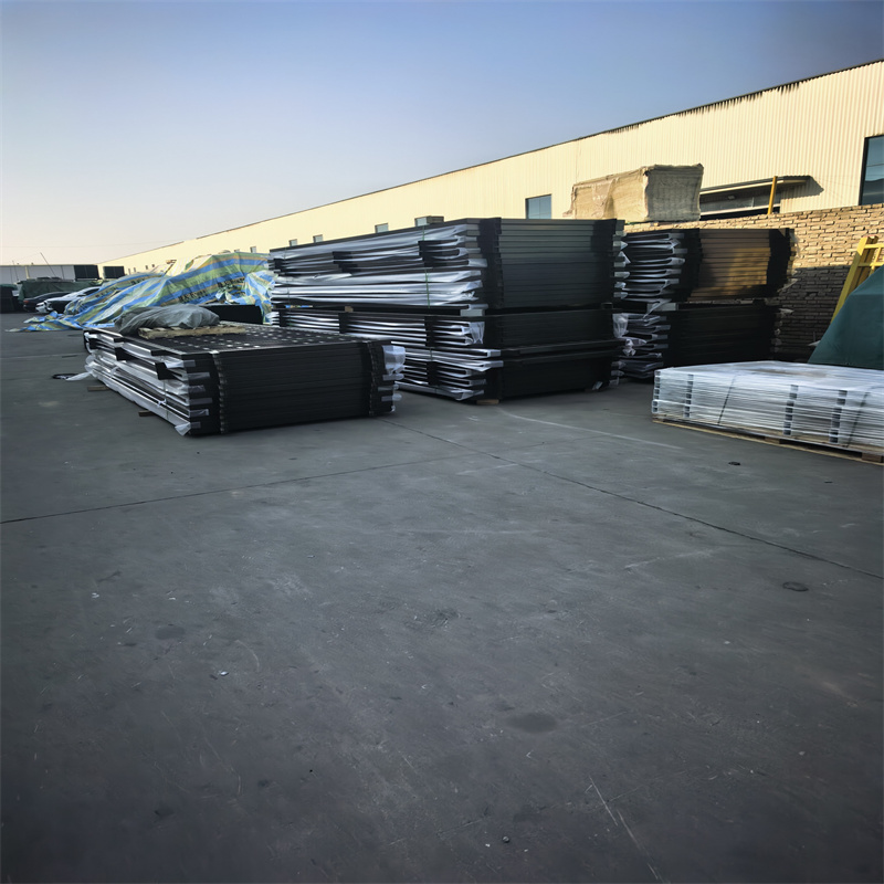 锌钢护栏_小区护栏N年生产经验正规厂家