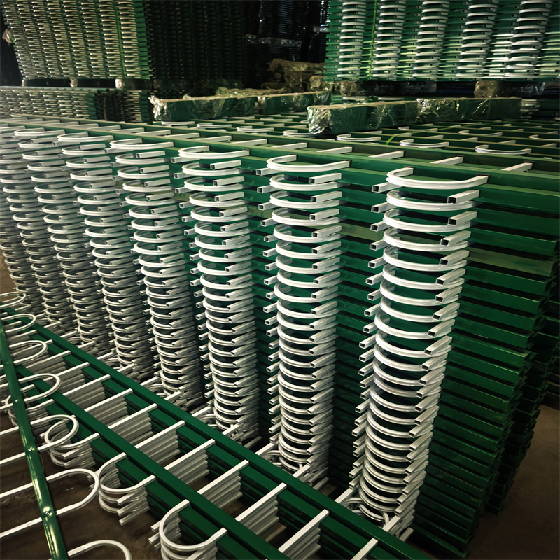 锌钢草坪护栏草坪围栏好品质用的放心