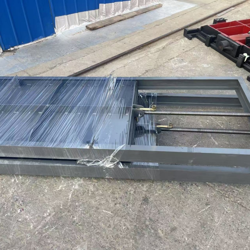 钢制闸门|卷扬启闭机液动下开堰门工程施工案例