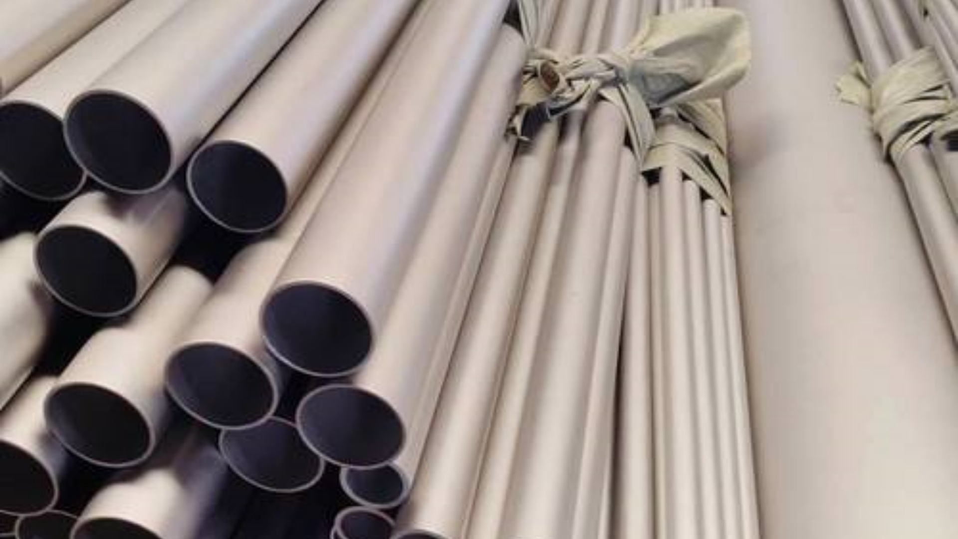 不锈钢管06Cr17Ni12Mo2	ASTM 316 / EN 1.4401	C≤0.08，Cr16.0-18.0，Ni10.0-14.0，Mo2.0-3.0	耐点蚀、耐氯离子腐蚀优于 304	海水淡化、海洋工程、化工（含氯介质）的图文介绍本土生产商