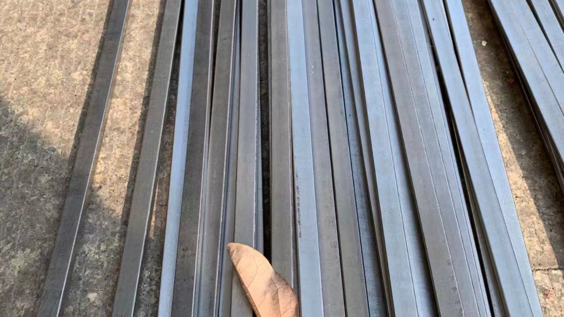 00Cr17Ni14Mo2不锈钢扁钢00Cr17Ni14Mo2不锈钢扁钢