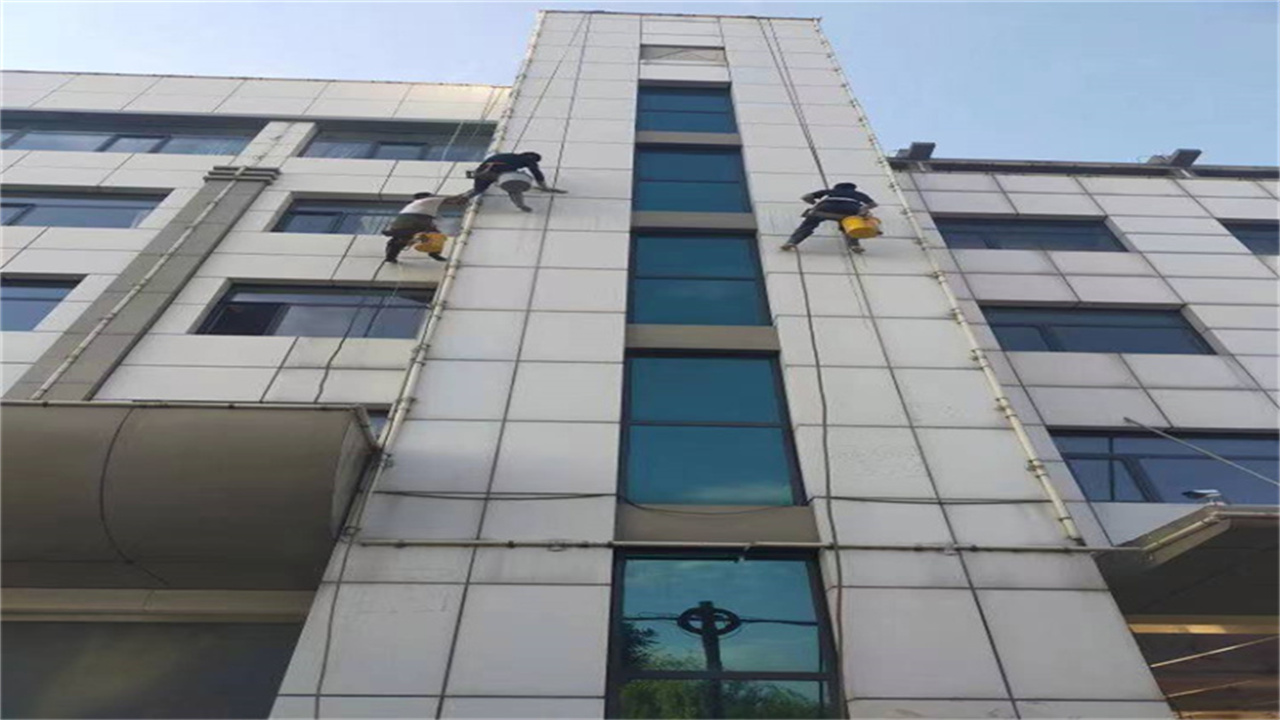 蜘蛛人高空作业,玻璃清洗技术好