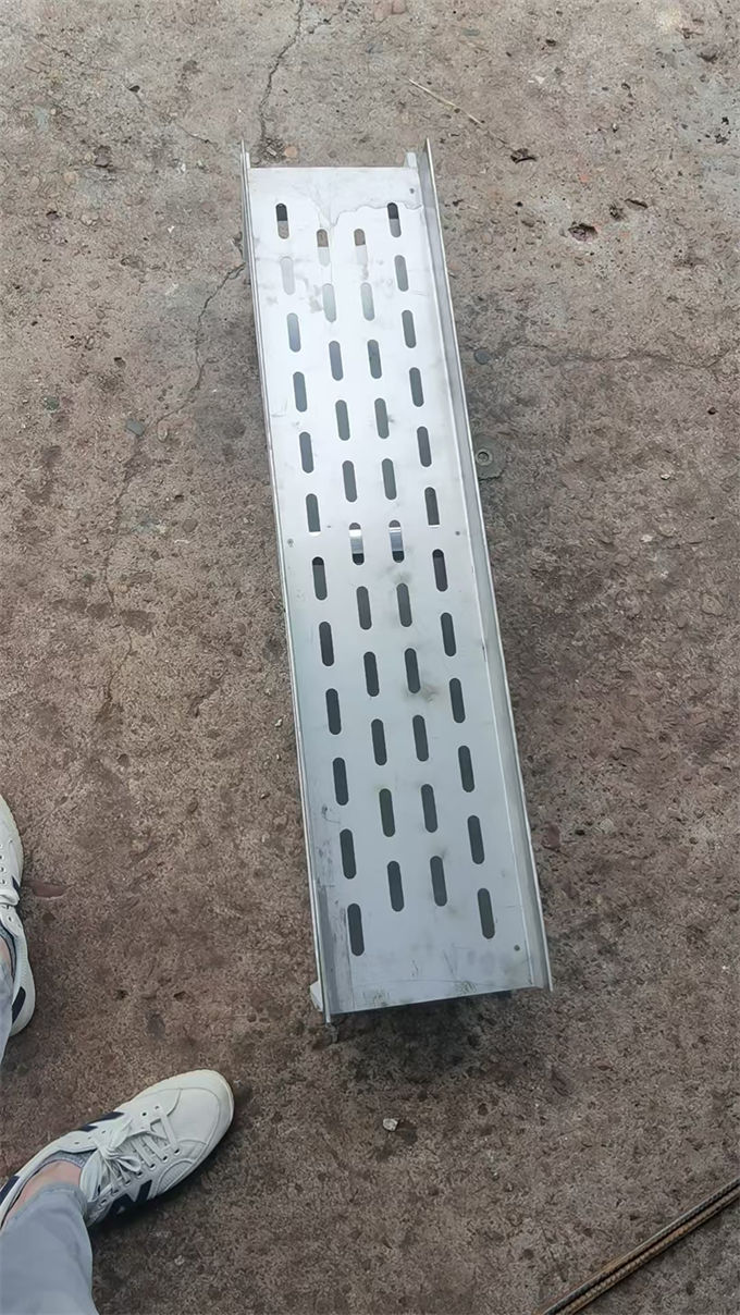 井盖热镀锌雨水篦子打造行业品质多种规格库存充足