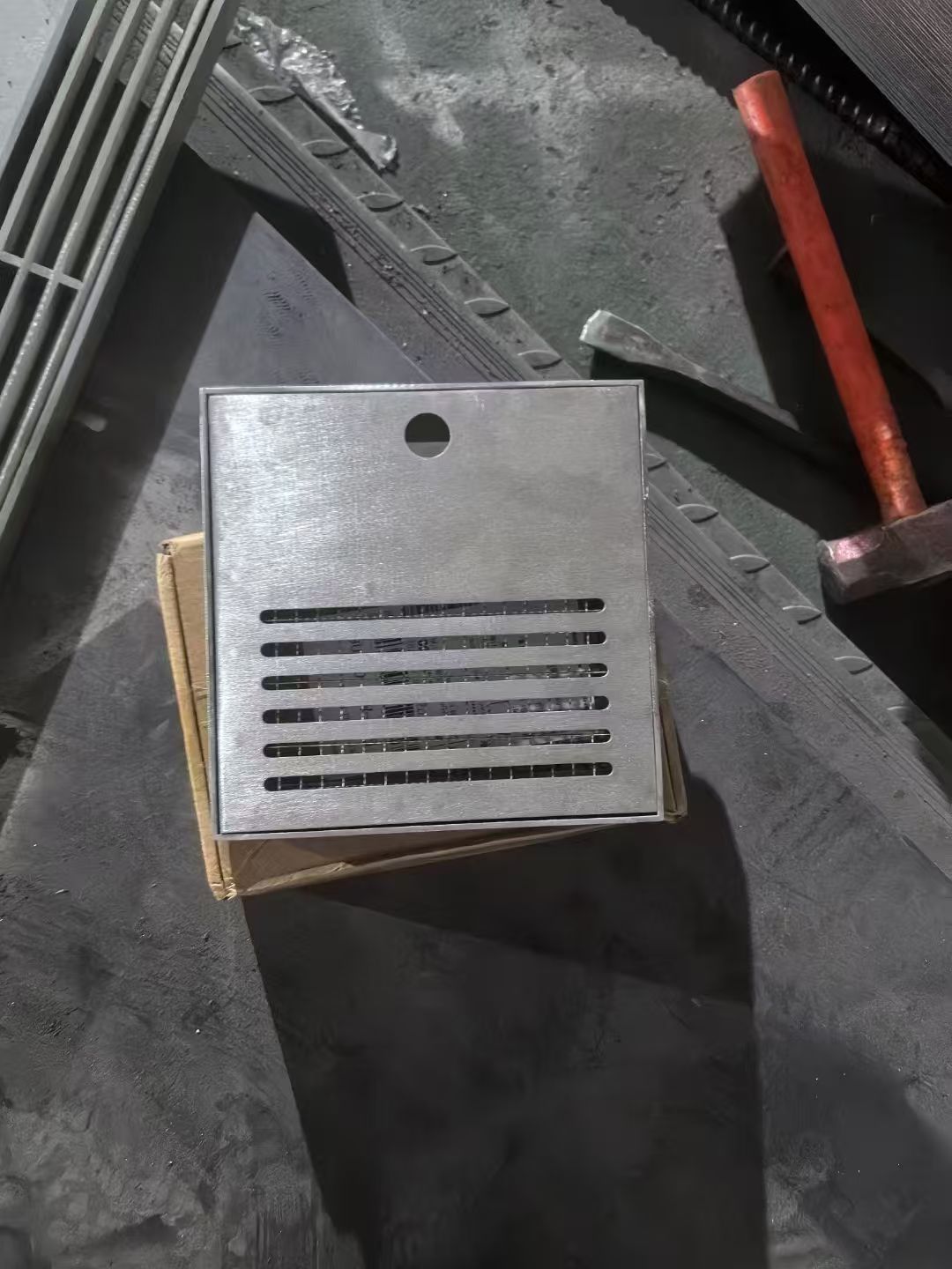 井盖_铸铁沟盖板源头厂家直销