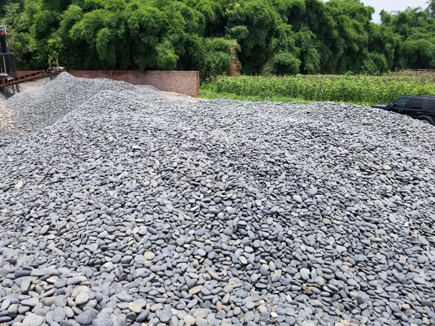 水池垫底鹅卵石配送施工一体化小袋运输