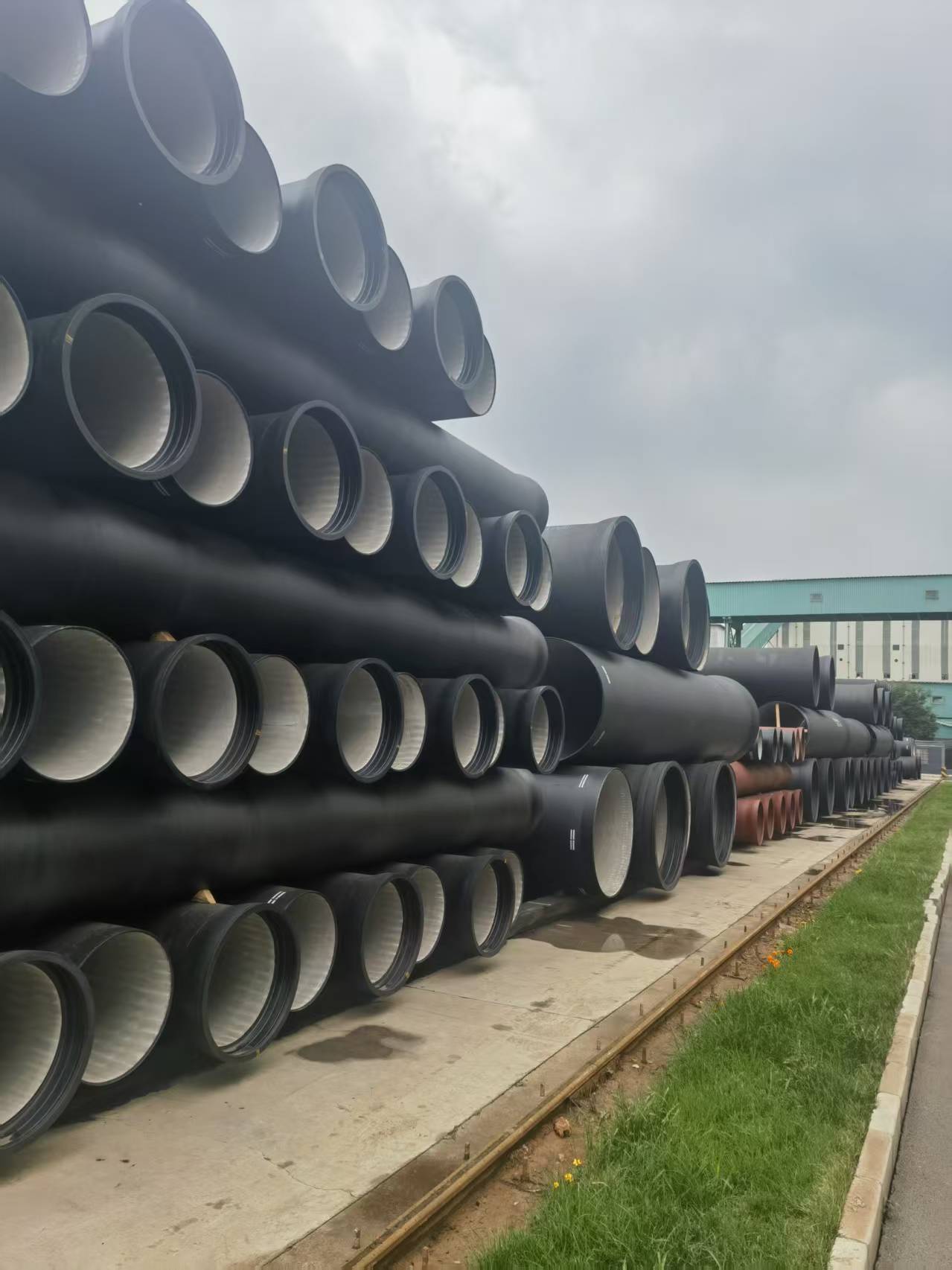 球墨铸铁管K9 球墨铸铁管现货满足大量采购