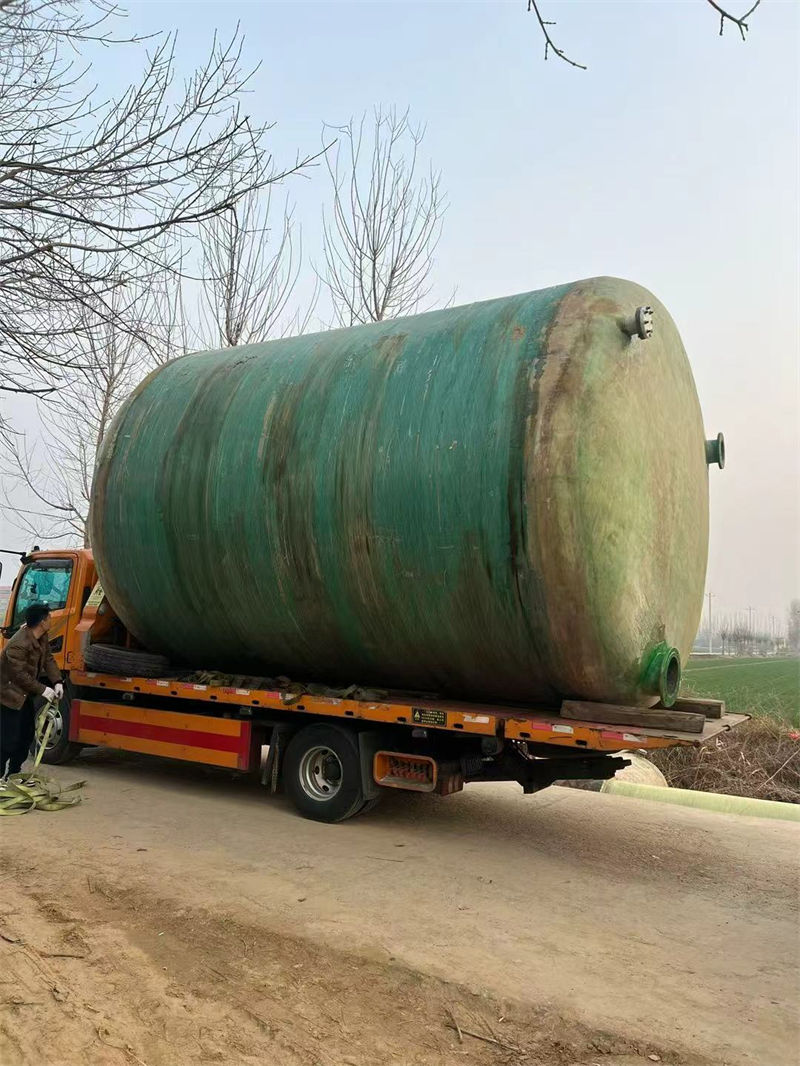 回收二手玻璃钢罐回收玻璃钢设备厂家公司实力雄厚品质保障