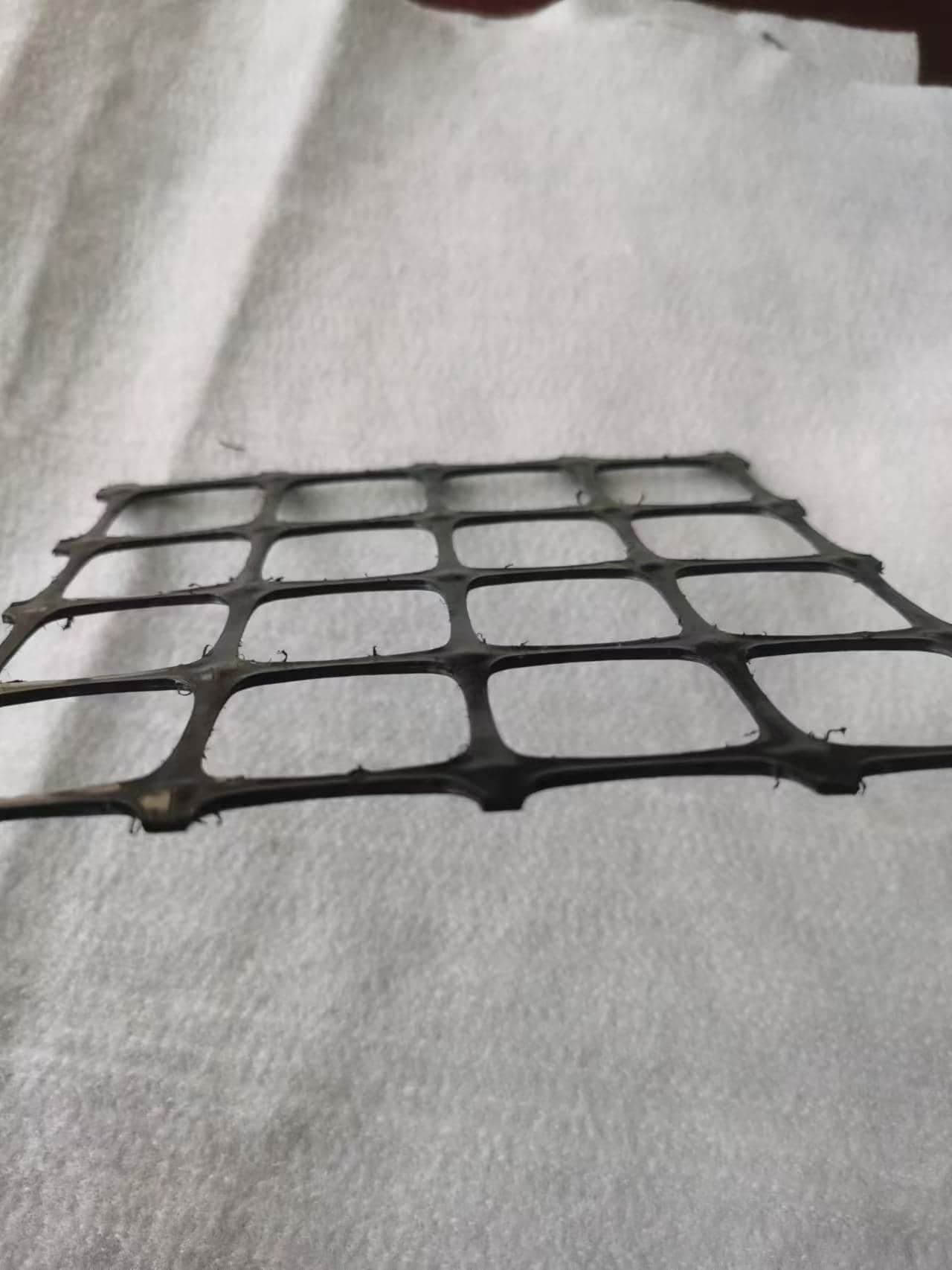 钢塑双向土工格栅本地厂家